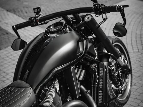 2008 Harley-Davidson V-Rod, чёрный, 3000000 рублей, вид 3