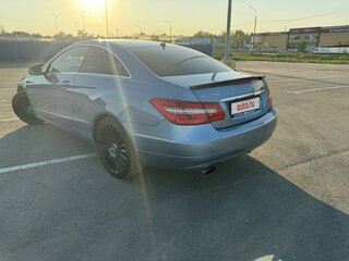 2011 Mercedes-Benz E-Класс 250 7G-Tronic IV (W212, S212, C207), синий, 1400000 рублей, вид 3