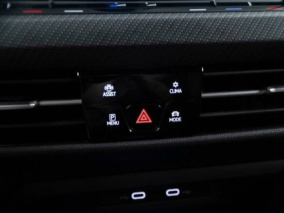 2021 Volkswagen Golf R VIII, чёрный, 5199077 рублей - вид 18