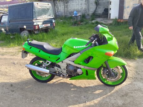 1995 Kawasaki ZZR 600, чёрный, 250000 рублей, вид 4