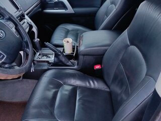 2015 Toyota Land Cruiser 200 Series Рестайлинг 1, чёрный, 5000000 рублей, вид 3