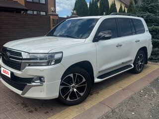 2020 Toyota Land Cruiser 200 Series Рестайлинг 2, белый, 8190000 рублей, вид 1