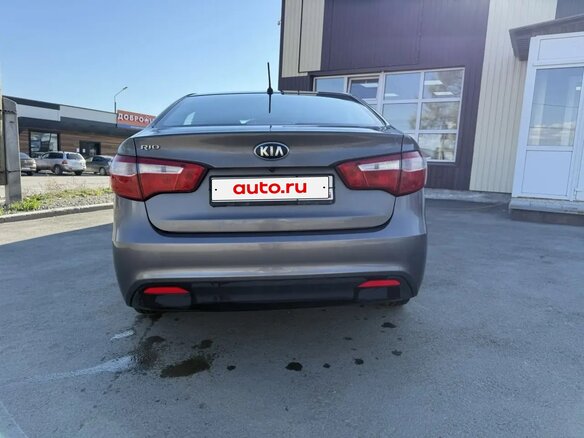 2014 Kia Rio 6-speed III, серый, 1300000 рублей - вид 6