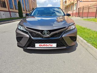 2018 Toyota Camry VIII (XV70), серый, 1950000 рублей, вид 2