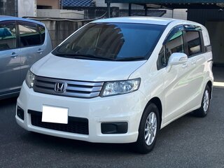 2014 Honda Freed Spike I Рестайлинг, белый, 863000 рублей, вид 3