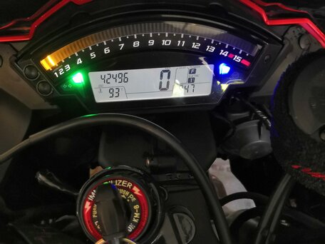 2013 Kawasaki ZX-10R Ninja, красный, 850000 рублей, вид 4