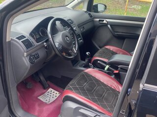 2012 Volkswagen Touran I Рестайлинг 2, чёрный, 1099000 рублей, вид 4