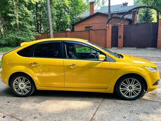 2010 Ford Focus II Рестайлинг, жёлтый, 500000 рублей, вид 5