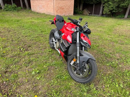 2022 Ducati Streetfighter V4, красный, 1450000 рублей, вид 1