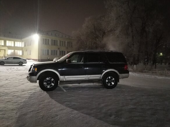 2005 Ford Expedition II, чёрный, 2100000 рублей - вид 21