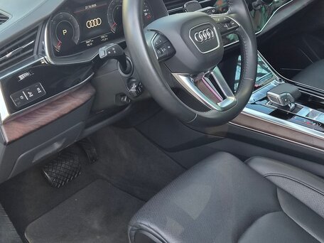 2020 Audi Q7 45 TDI II (4M) Рестайлинг, бежевый, 7950000 рублей, вид 4