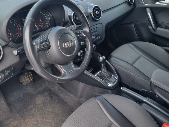 2012 Audi A1 I (8X), чёрный, 850000 рублей - вид 6