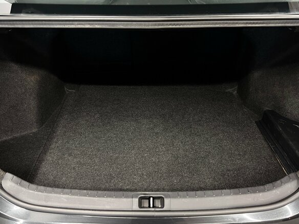 2015 Toyota Corolla XI (E160, E170, E180), чёрный - вид 11
