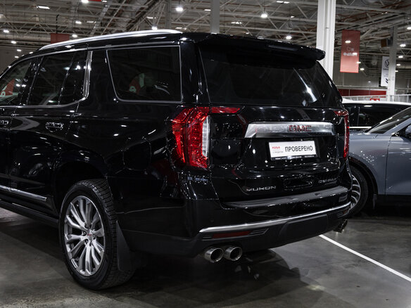 2022 GMC Yukon V, чёрный, 7050103 рублей - вид 10
