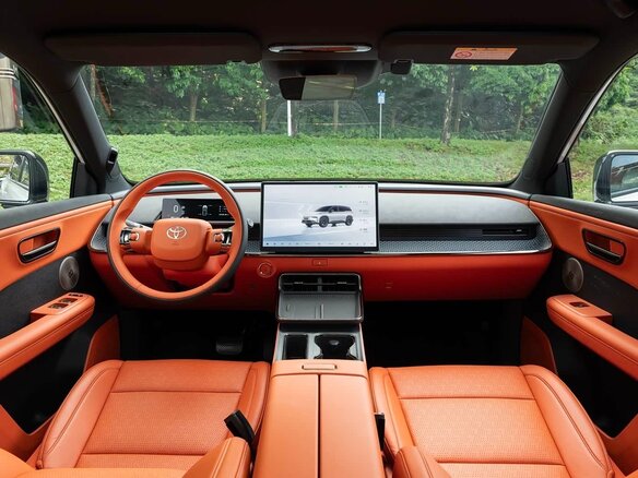 2026 Toyota bZ3X 67.9 kWh, белый, 3400000 рублей - вид 17