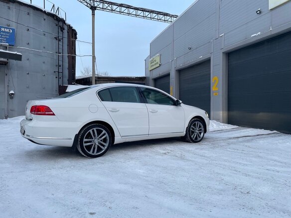 2011 Volkswagen Passat B7, белый, 1030000 рублей - вид 5