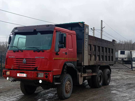 2022 Sinotruk Howo ZZ3327, красный, 3642500 рублей, вид 3