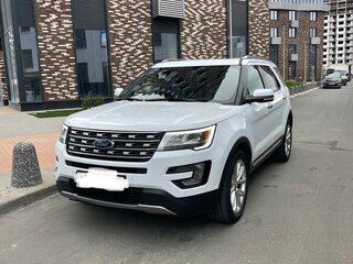 2017 Ford Explorer V Рестайлинг, белый, 2500000 рублей, вид 2
