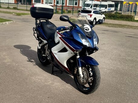 2007 Honda VFR 800, белый, 680000 рублей, вид 4