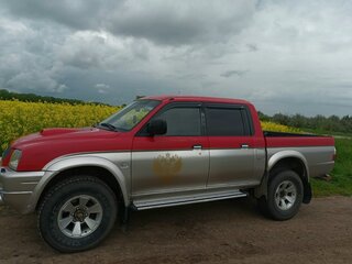 2005 Mitsubishi L200 III, красный, 900000 рублей, вид 3