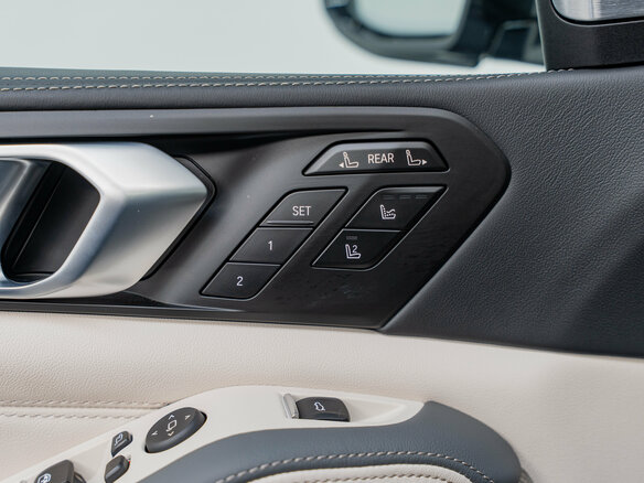 2026 BMW X7 40d I (G07) Рестайлинг, серый, 18990000 рублей - вид 22