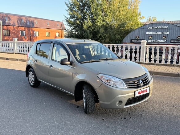 2012 Renault Sandero I, бежевый, 440000 рублей - вид 2