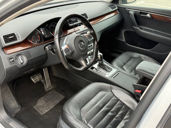 2013 Volkswagen Passat Alltrack B7, серебристый, 1300000 рублей - вид 9