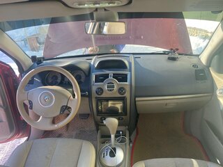 2006 Renault Megane II Рестайлинг, красный, 500000 рублей, вид 3