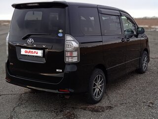 2010 Toyota Voxy II (R70) Рестайлинг, чёрный, 1590000 рублей, вид 3
