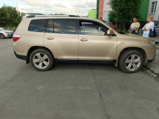 2011 Toyota Highlander II (XU40) Рестайлинг, бежевый, 2050000 рублей, вид 2