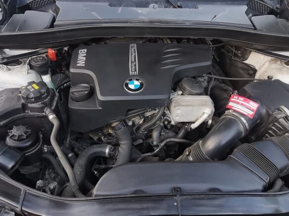 2014 BMW X1 20i I (E84) Рестайлинг, белый, 2700000 рублей - вид 9