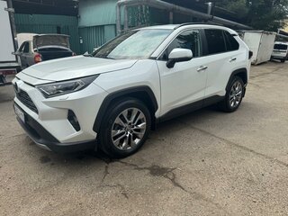 2021 Toyota RAV4 V (XA50), белый, 3950000 рублей, вид 1