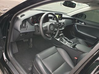 2018 Kia Stinger I, чёрный, 3650000 рублей, вид 4