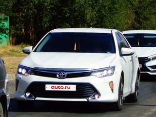 2015 Toyota Camry VII (XV50) Рестайлинг, белый, 2100000 рублей, вид 5
