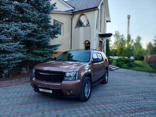 2012 Chevrolet Tahoe 6AT III, коричневый, 2800000 рублей, вид 2