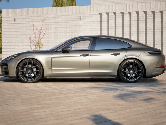 2026 Porsche Panamera 4 III, зелёный, 24302804 рублей - вид 4