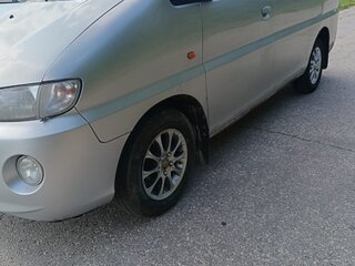 2000 Hyundai H-1 I, серебристый, 340000 рублей, вид 4