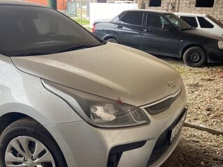 2017 Kia Rio IV, серебристый, 900000 рублей, вид 4