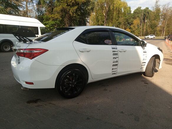 2013 Toyota Corolla XI (E160, E170, E180), белый, 900000 рублей - вид 11