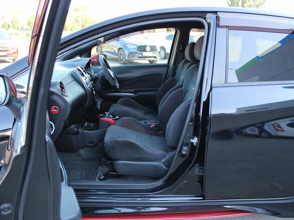 2018 Nissan Note Nismo e-Power II Рестайлинг, чёрный, 1549000 рублей - вид 12