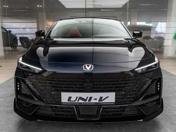 2025 Changan UNI-V I, чёрный, 3359900 рублей - вид 3
