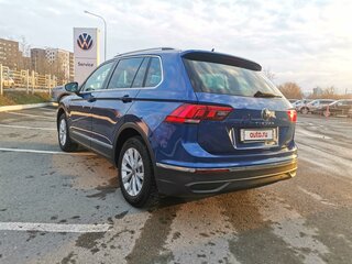 2022 Volkswagen Tiguan II Рестайлинг, синий, 2999900 рублей, вид 4