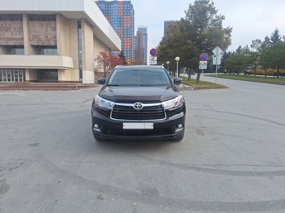2015 Toyota Highlander III (XU50), чёрный, 3900000 рублей