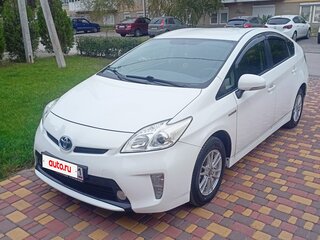 2013 Toyota Prius III Рестайлинг (XW30), белый, 1470000 рублей, вид 1