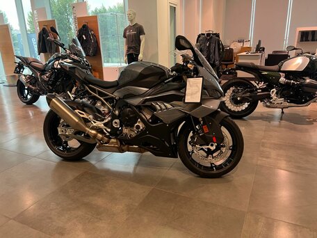 2025 BMW S 1000 RR, серебристый, 2735000 рублей, вид 3
