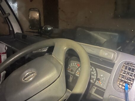2003 Nissan Atlas, белый, 1800000 рублей, вид 3