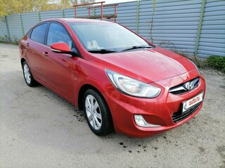 2011 Hyundai Solaris I, красный, 700000 рублей, вид 4