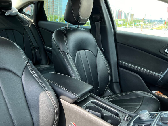 2014 Chrysler 200 II, серый, 1790000 рублей - вид 18