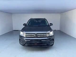 2022 Volkswagen Tharu I, серый, 1900000 рублей, вид 2