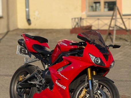 2006 Triumph Daytona 675, красный, 415000 рублей, вид 1